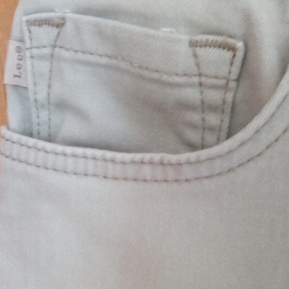 Lee Women's Straight Leg Jeans in Beige - Picture 4 of 16